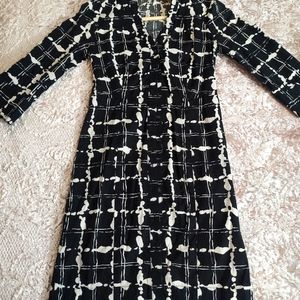 Long sleeve button up , vneck, sleek Express Midi